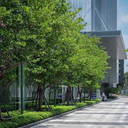 Eastin Grand Hotel Phayathai Bangkok Exterior photo The park