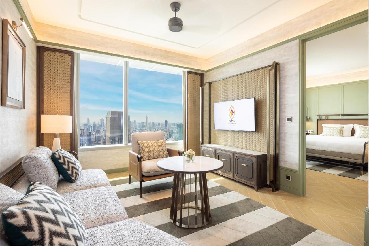 Eastin Grand Hotel Phayathai Bangkok Exterior photo A suite at the hotel