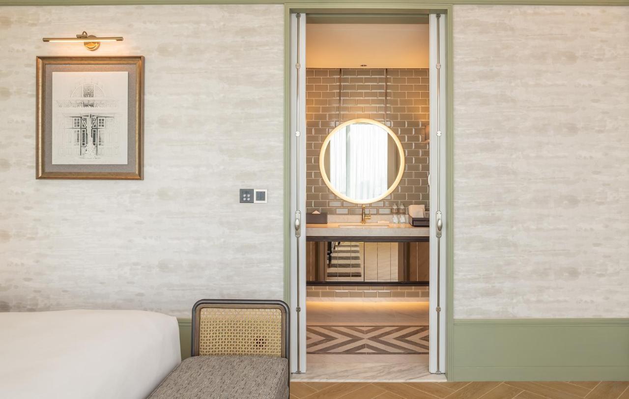Eastin Grand Hotel Phayathai Bangkok Exterior photo A pocket door