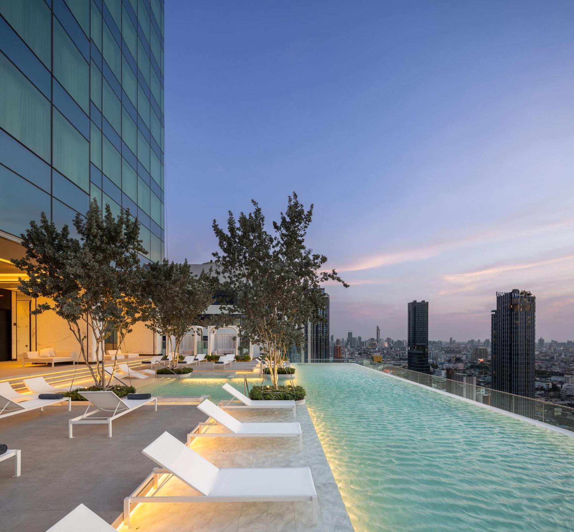 Eastin Grand Hotel Phayathai Bangkok Exterior photo The pool at the 39th floor