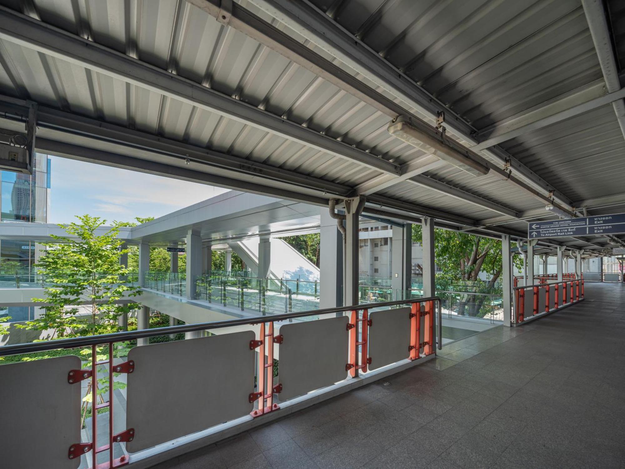 Eastin Grand Hotel Phayathai Bangkok Exterior photo